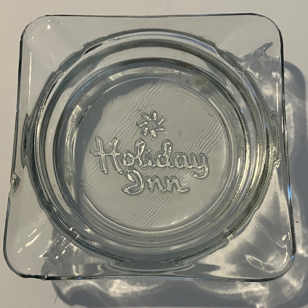 Vintage Holiday Inn Clear Glass Ashtray‎